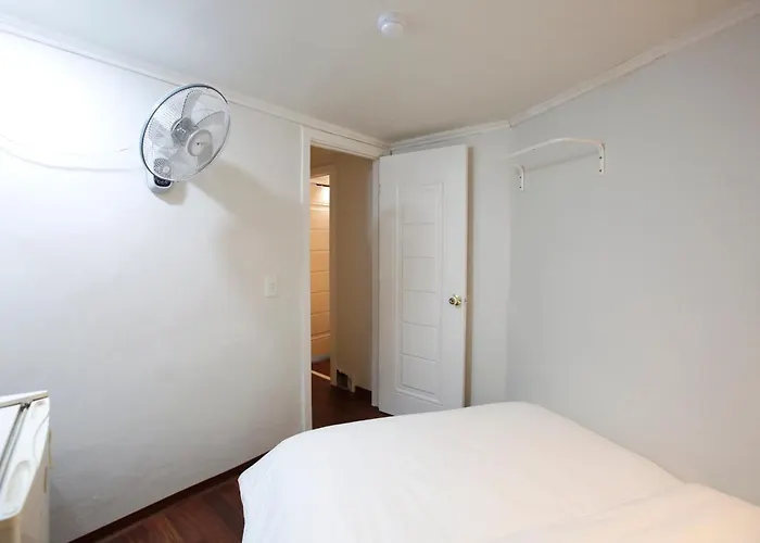 ゲストハウス Private With A Double Bed *